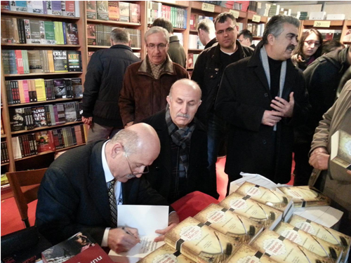 Yazarımız Bayraktaroğlu, TÜYAP’ta kitaplarını imzalayacak