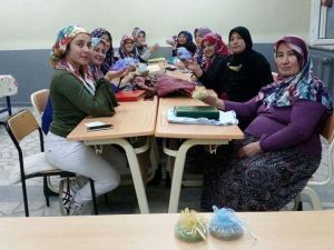 55 yaşında Kur’an-ı Kerim’i okumayı öğreniyor