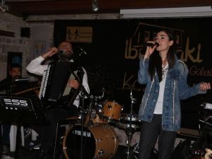 Kuşadası’nda akordeon konseri