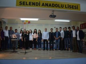 Selendili öğrencilerden şiir şöleni