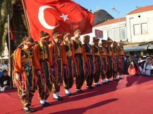 Yurt dışından 107 öğrenci 23 Nisan’da Foça’da