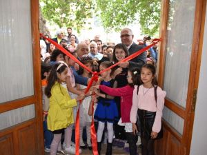 Minik ressamlardan 23 Nisan sergisi