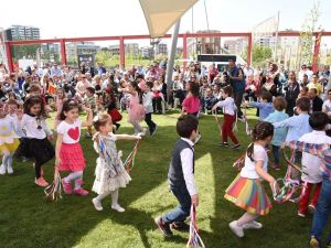 Büyükşehir’in miniklerinin bayram coşkusu