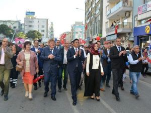 Aliağa’da Çocuk Festivali şölen havasında başladı