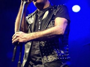 Haluk Levent yeleğini 25 bin liraya sattı