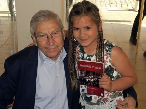 Şair Yazar Hüseyin Yurttaş Foça’da okuyucuları ile buluştu