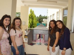 Eğitim Fakültesi öğrencileri bilimsel projelerini sergiledi
