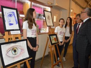 Geleceğin grafik tasarımcılarının eserleri hayran bıraktı