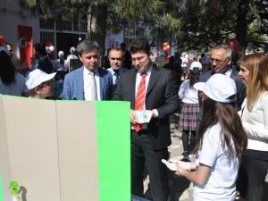 Kırkağaç’ta Bilim Fuarı ve Bilim Şenliğine büyük ilgi