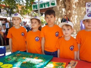 Kuşadası’nda okul öncesi bilim fuarı açıldı