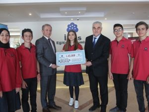 İhlas Koleji öğrencileri Afrika’da su kuyusu açıyor