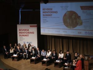 Türkiye’nin ilk ’Tersine Mentorluk Zirvesi’ gerçekleşti