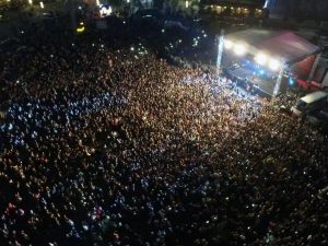 Nata Vega’da Koray Avcı izdihamı