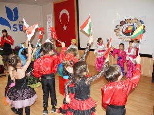 Aydınlı minikler Türk kültürünü yabancı konuklarına tanıttı