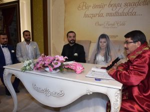 Başkan Çelik’ten yeni evli çiftlere dualı mesir