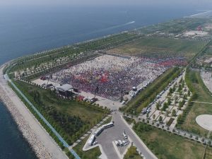 Maltepe miting alanında toplanan kalabalık havadan görüntülendi