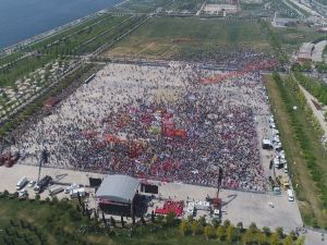Maltepe’de kutlamalar başladı, kalabalık havadan görüntülendi