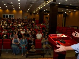 Sincan’da öğrencilere güvenli internet eğitimi