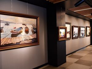 Beylikdüzü 10’uncu yıl etkinlikleri ’İçinde Deniz Geçsin’ sergisi ile başladı