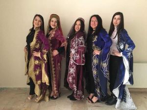 Ders sunumu için ’Mesir macunu’ yaptılar