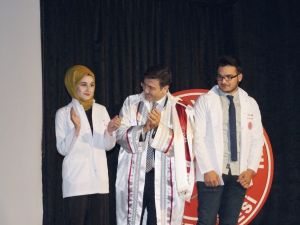 Geleceğin diş hekimleri beyaz önlüklerini giydi