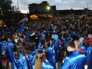 Simav Meslek Yüksekokulu öğrencileri kep attı