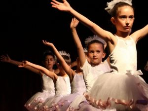 Minik öğrencilerden muhteşem gösteri