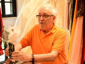 Modacı Yıldırım Mayruk: “Düğme dikmesini bilmeyenler bile modacı oldu”