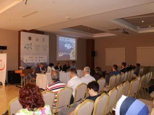 Kuşadası’nda ’Sağlık Turizminin Geliştirilmesi’ paneli düzenlendi
