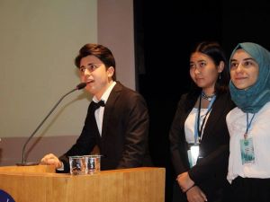 İhlas Koleji öğrencisi HASMUN18’de komite başkanı oldu