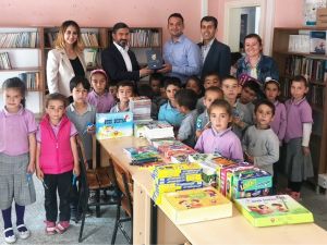 Eğitim-Bir-Sen’den Öğrencilere Kitap Yardımı