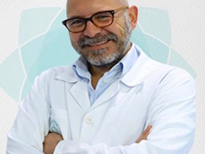 Radyoloji Uzmanı Mehmet Alp Dirik: “Solgun yüzü dikkate alın”