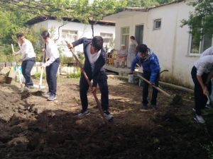 Köyceğizli öğrencilerden ihtiyaç sahibi ailelere yardım