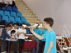 Aydın’da model uçak yarışması yapıldı