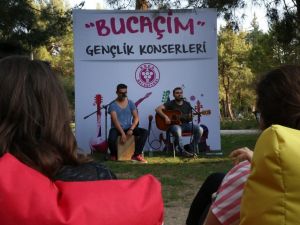 Buca’da Çim Konserleri devam ediyor