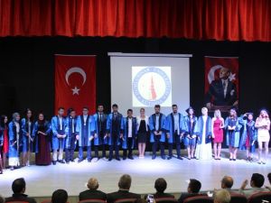 Domaniç Hayme Ana MYO’da mezuniyet sevinci