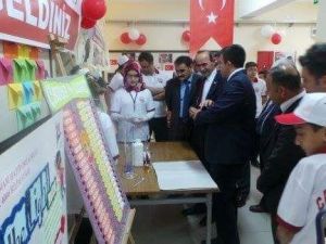 İmam Hatip Ortaokulu ilk kez Bilim Fuarı düzenledi