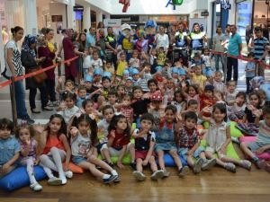 Ailelerinin trafik polisi oldular