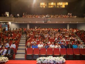 İzmir’de anne ve babaların gurur günü