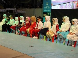 Miniklerin gösterisi velileri mest etti