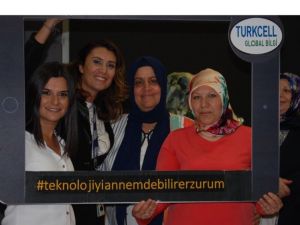 Anneler teknolojiyi çocuklarından öğrendi