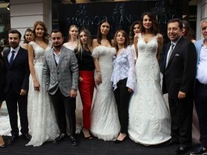 Ünlü mankenler Bursa’da gelinlik tanıttı