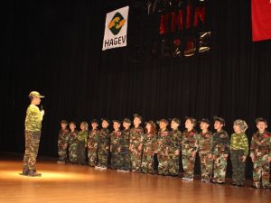 Suriyeli ve Türk çocukların hazırladığı kardeşlik gösterisine büyük ilgi