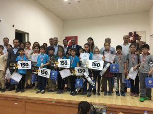 Gördesli öğrenciler bilgi yarışmasının şampiyonu oldu