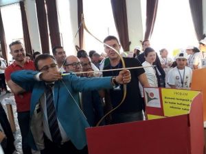 Alaşehir’de TÜBİTAK 4006 Bilim Fuarı açıldı