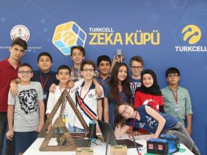 Binlerce dahi çocuğa  teknolojik eğitim desteği
