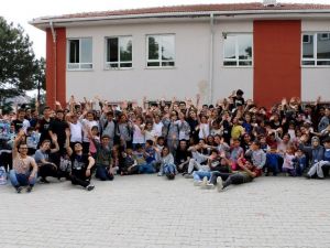 İhlas Koleji’nin Umut Ağacı Kulübü’den, Çorlu’daki öğrencilere yardım eli