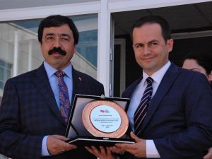 Nevvar-Salih İşgören desteğiyle medya merkezi açıldı