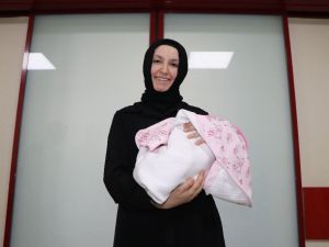 Parmak bebek Hatice Büşra 105 günün ardından yaşama tutundu
