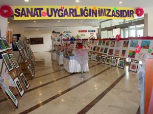 İhlas Koleji’nde renkler dile geldi